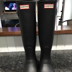 Original tall matte black hunter boots